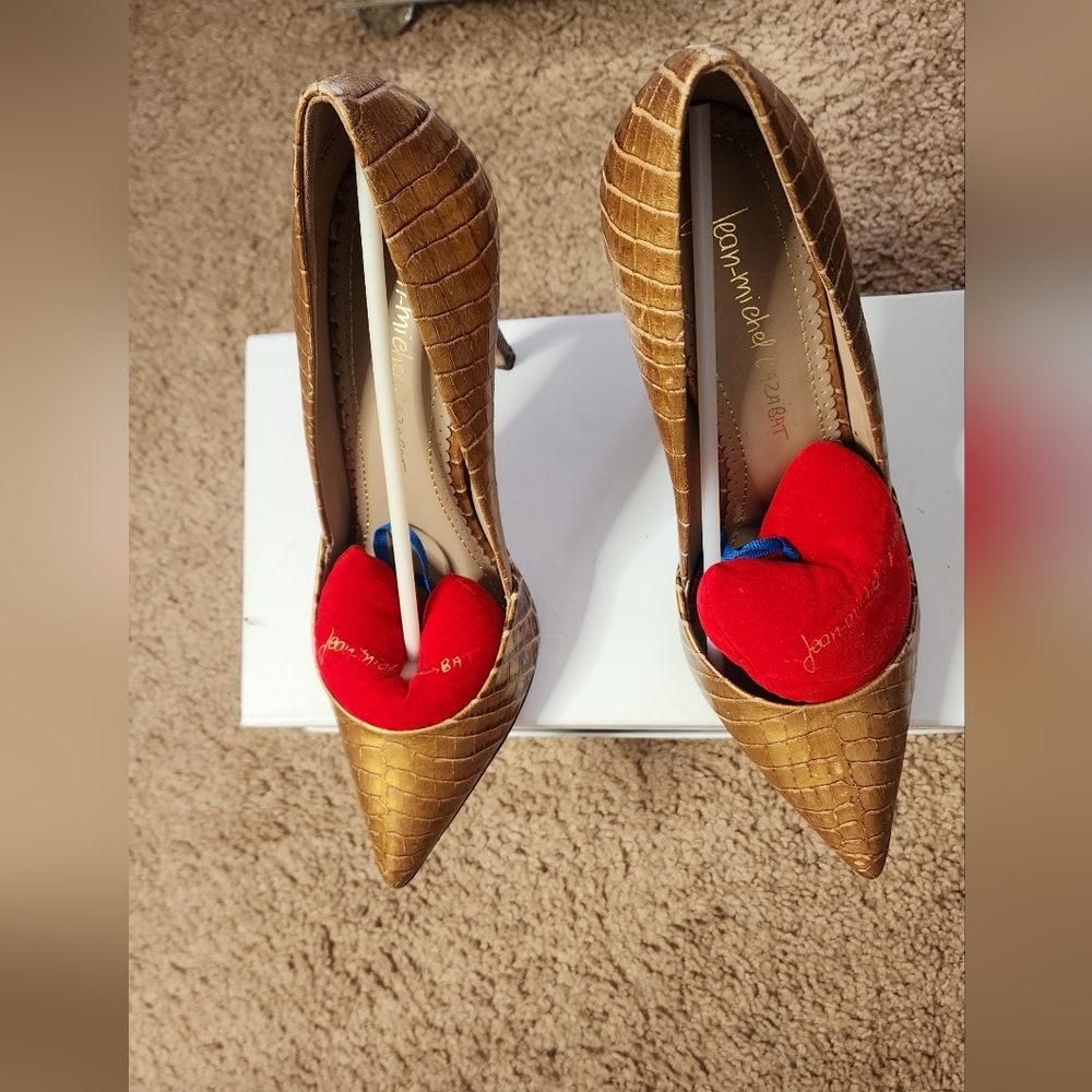 Brown Crocodile Pattern Heels - image 1